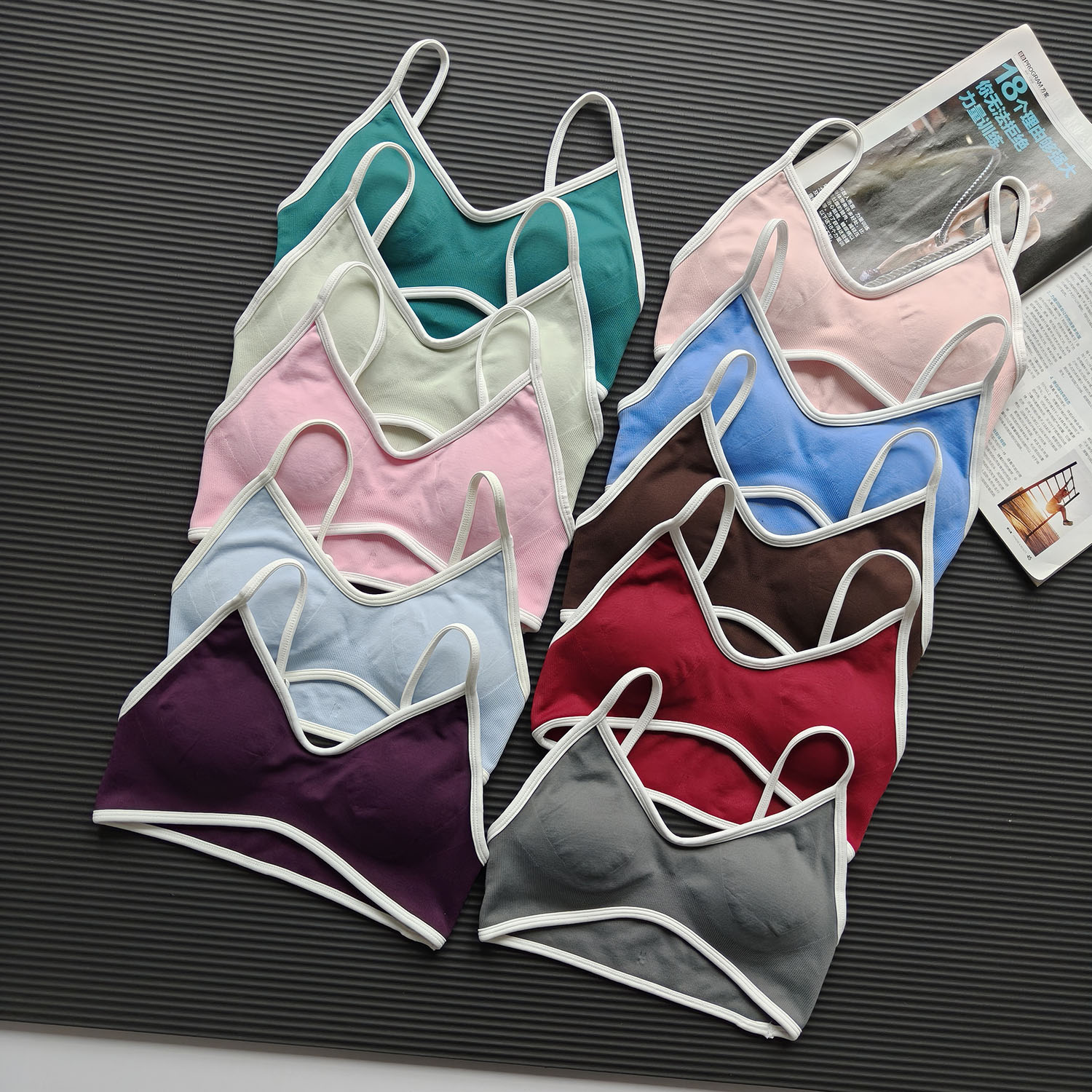 Contrast Color Women's Seamles - Crop Top Crochet บทวิจารณ์และราคา